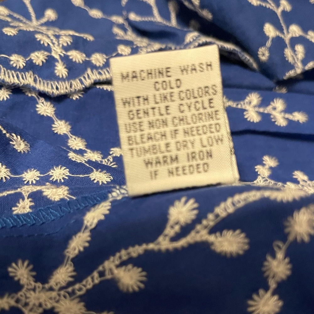 Rebellion NWT Blue and White Floral Top - Picture 9 of 10